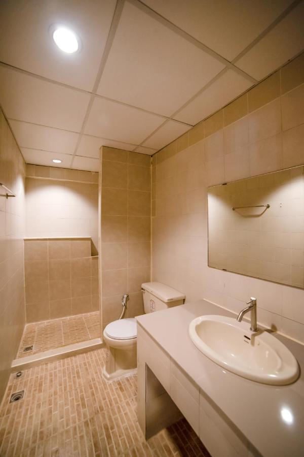 Oyo 602 L'Hotel Bangkok Extérieur photo